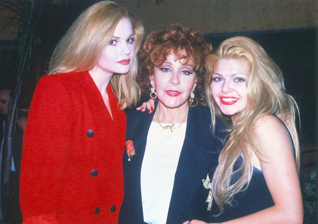 Por si fuera poco, Silvia no sólo ha sido una importante personalidad del mundo artístico, también de la política.