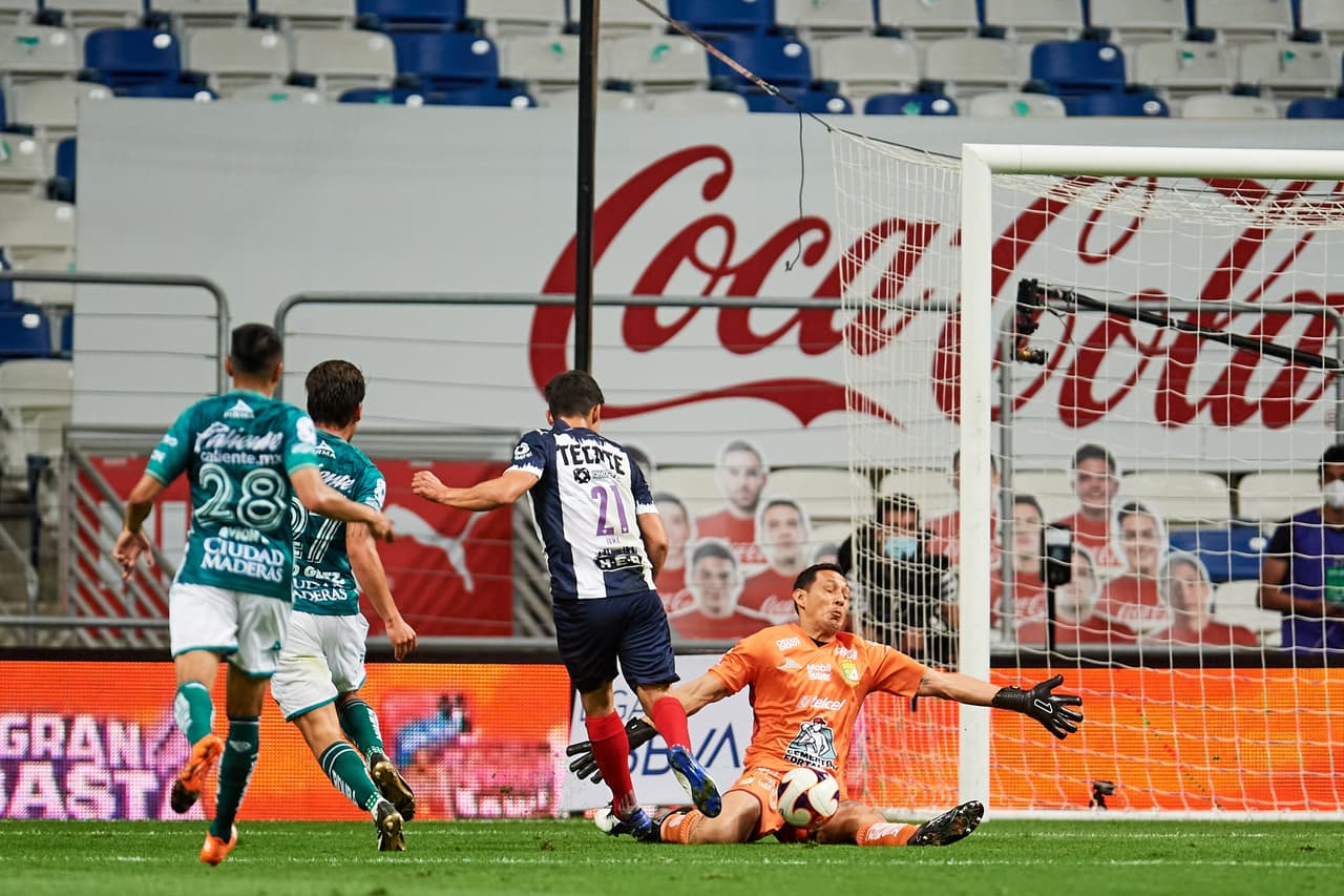 Monterrey logra rescatar un punto en el minuto 80 y continúa con un solo tropiezo en lo que va del Guard1anes 2021. Monterrey no se mueve y se queda con la tercer plaza del toreno, mientras que lel conjunto esmeralda continúa hundido en la el lugar número 15.
