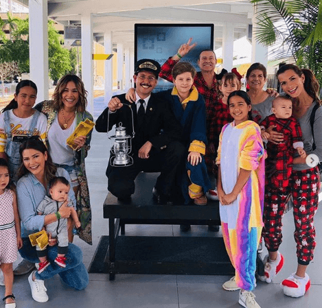 Acompañados de sus familias, nuestros conductores disfrutaron este domingo de un divertido paseo inspirado en la clásica película navideña 'The Polar Express'.