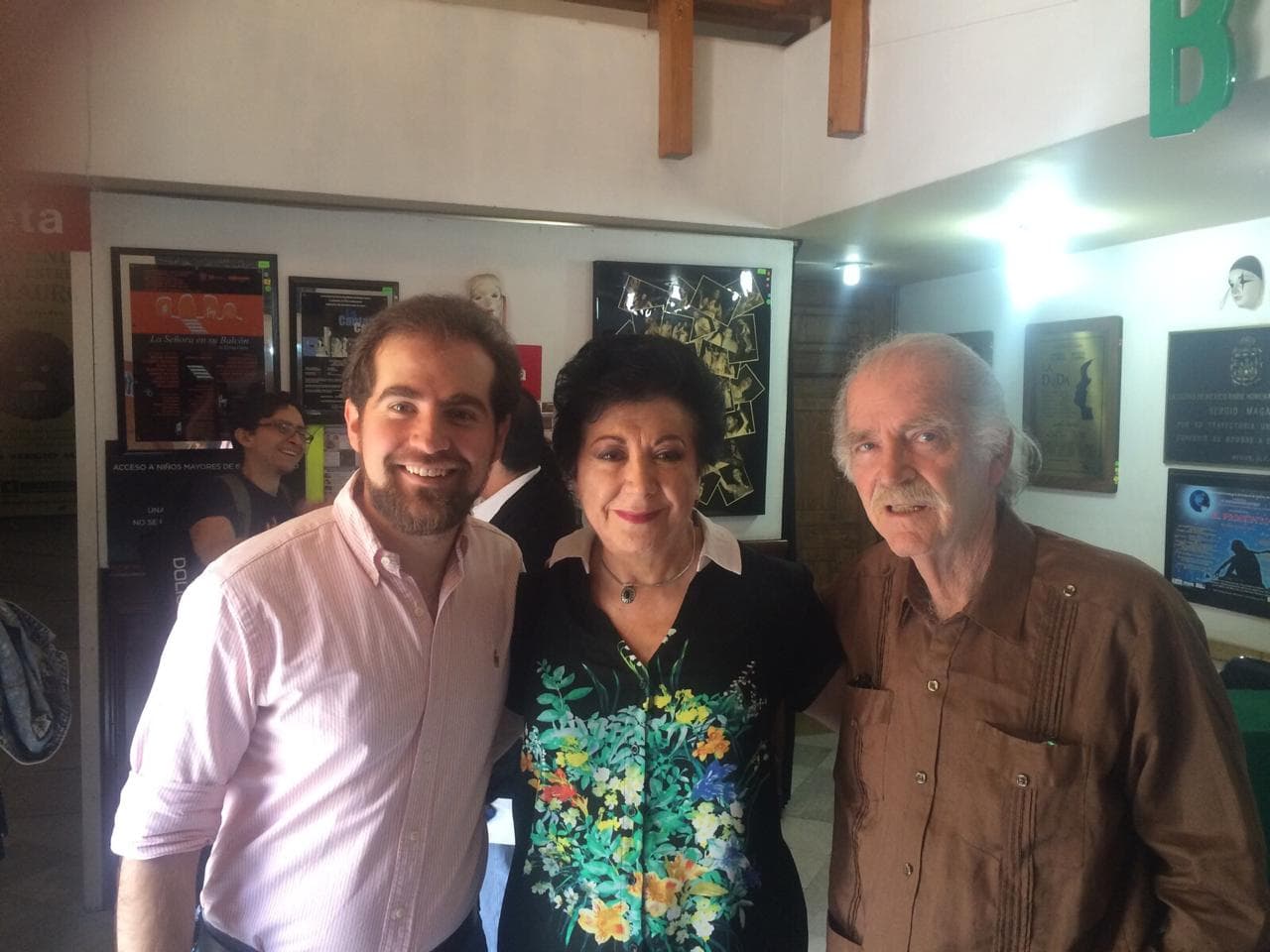Fernando Canek es producto de la relación de la actriz Lupe Vázquez con el actor Fernando Luján.