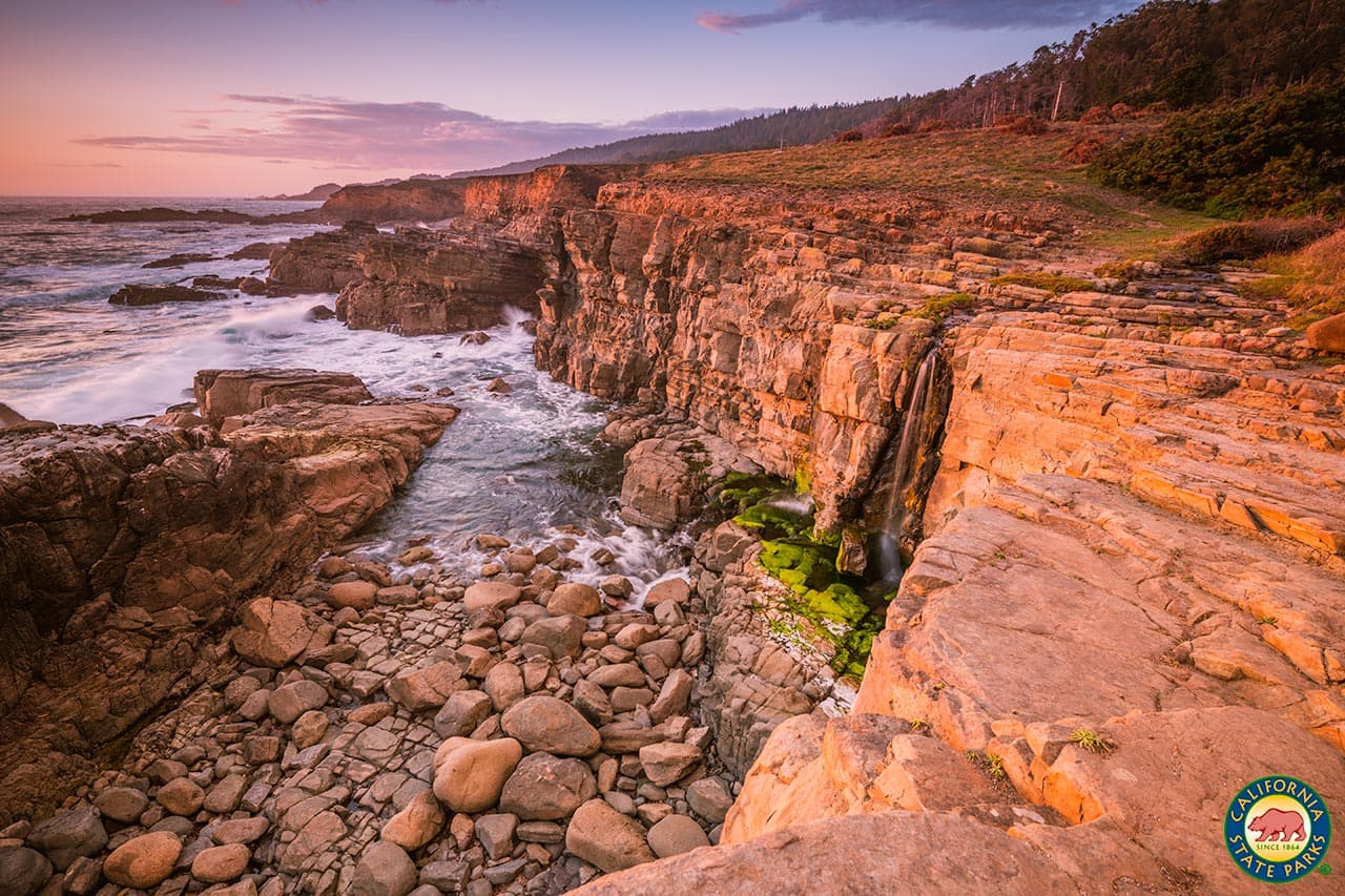 Para ver la lista completa de todos los parques naturales de California puede visitar el sitio oficial
<a href="https://www.parks.ca.gov/"><u>https://www.parks.ca.gov/</u></a> Debes tener en cuenta que los Parques Naturales Nacionales son diferentes y tienen otro sistema de búsqueda.