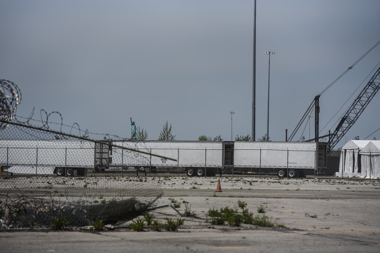 A partir del lunes, el 30 por ciento de los camiones estaban llenos, reportó el 
<a href="https://nypost.com/2020/05/04/nyc-storing-bodies-inside-refrigerated-trucks-in-brooklyn-parking-lot/?utm_source=maropost&utm_medium=email&utm_campaign=metro_news_alert&utm_content=20200504&tpcc=metro_breaking&mpweb=755-8839923-720536912" target="_blank">New York Post</a>.