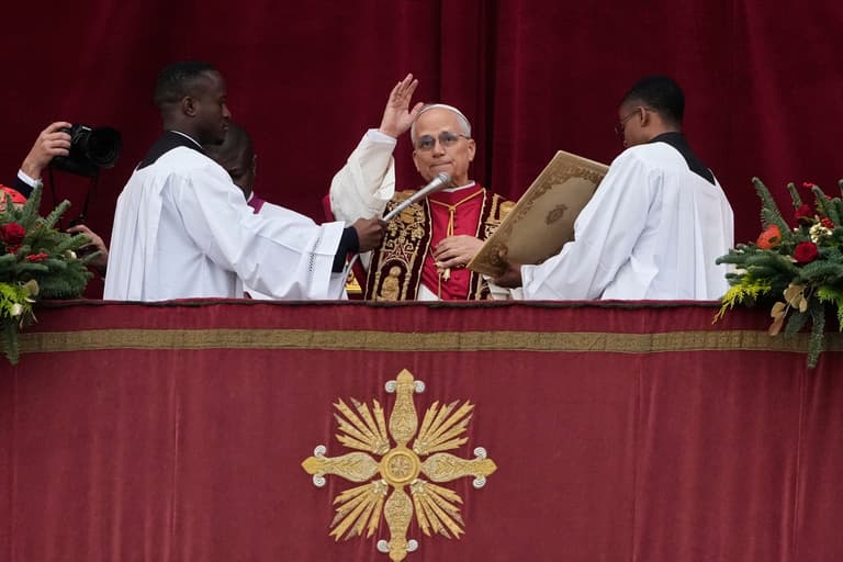 El Papa León XIV hacer un llamado a la paz en su primer mensaje de ...