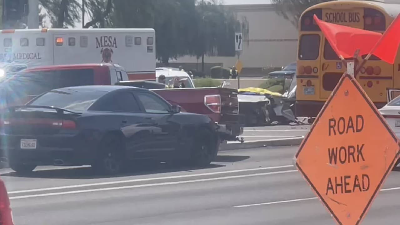 Aparatoso accidente entre ocho vehículos deja una persona sin vida en Mesa