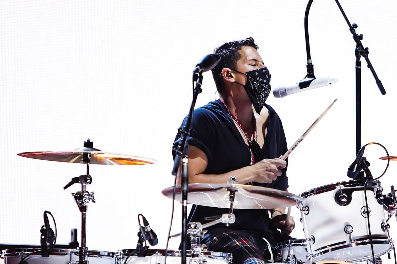 Mau tocará la batería en el show que él y su hermano darán este 13 de agosto.