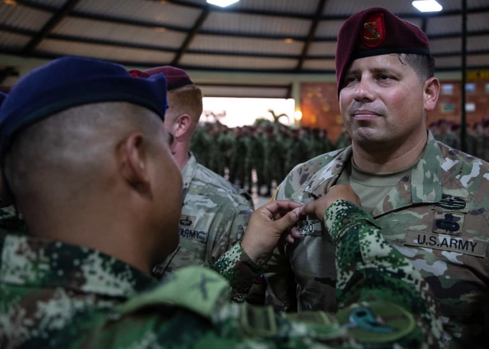 Tras finalizar el operativo, los paracaidistas fueron galardonados con las "Alas de Salto Colombianas", durante una ceremonia llevada a cabo el pasado 27 de enero.