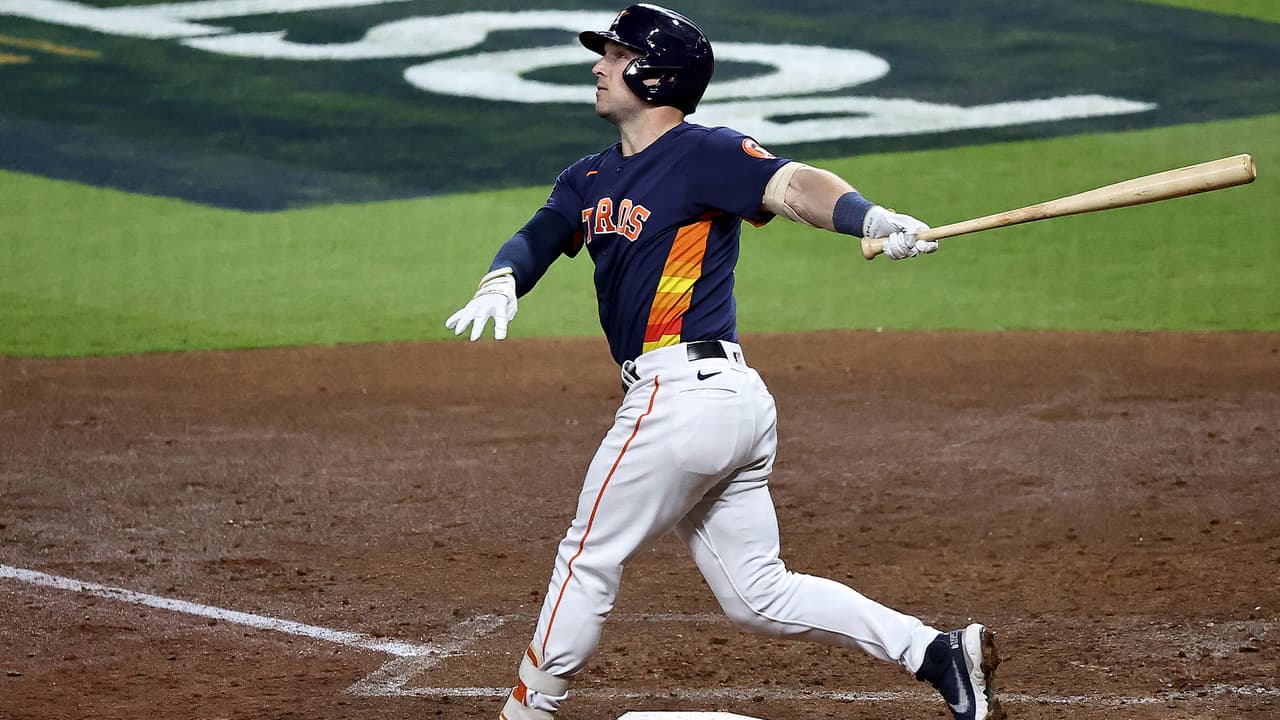 Alex Bregman fue uno de los jugadores más destacados de la noche porque con su jonrón, Astros se puso al frente del marcador.
