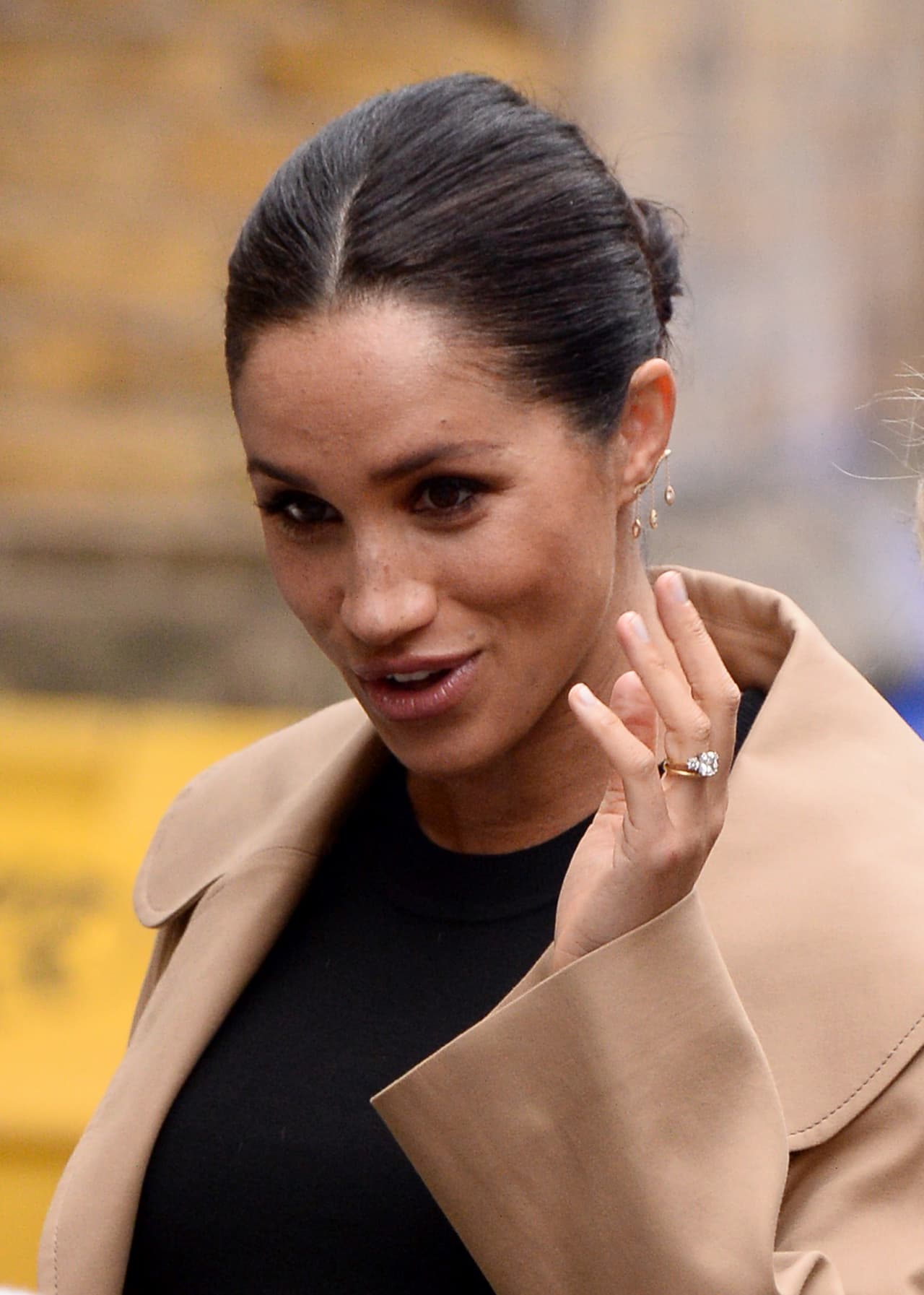 Además de sus anillos de compromiso y matrimonio, Meghan usó