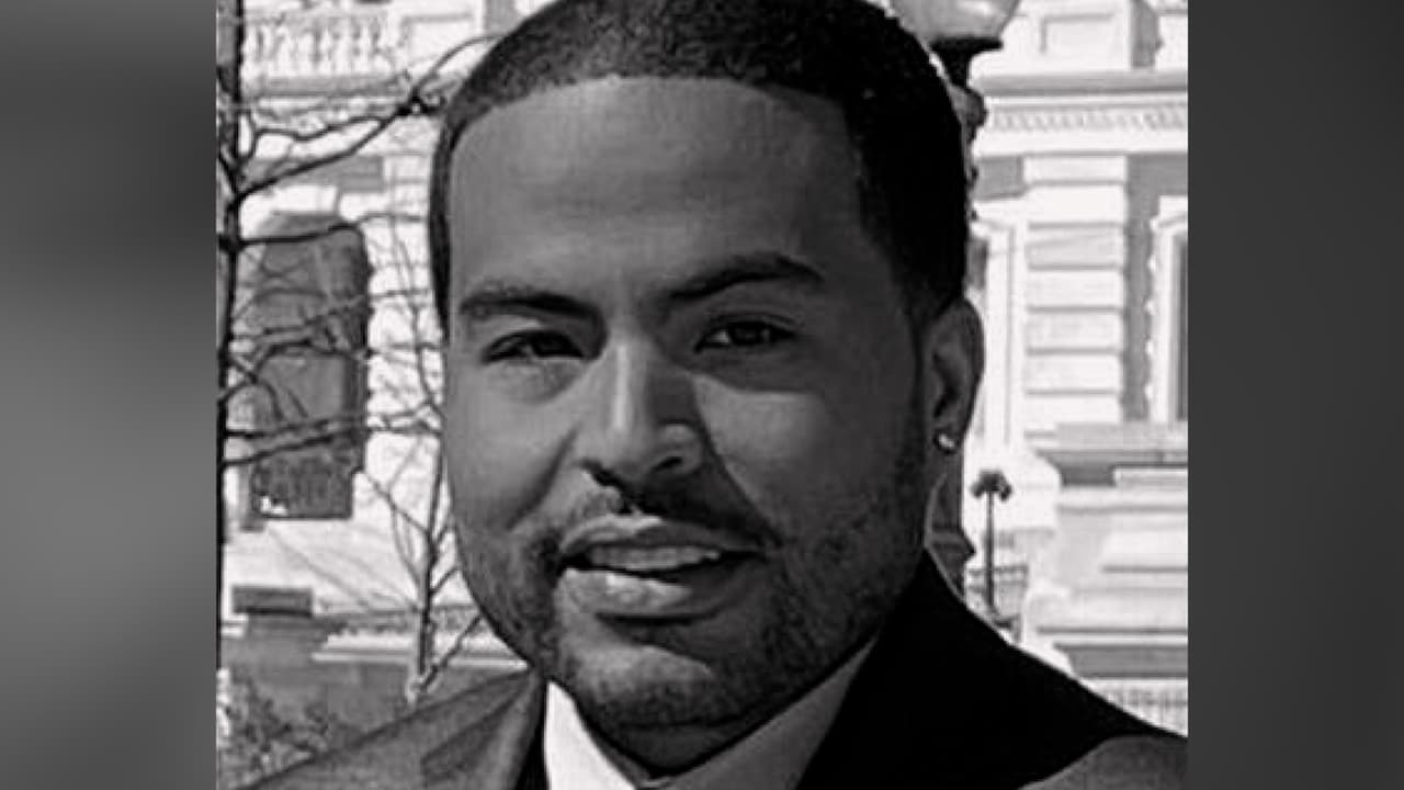 Esta es la camioneta con la que 
<a href="https://www.univision.com/local/miami-wltv/1-persona-muere-5-resultan-heridas-accidente-avioneta-puente-haulover-beach-miami?ppp" target="_blank">chocó una avioneta este sábado </a>e n el puente de Halouver Beach. 
<br>