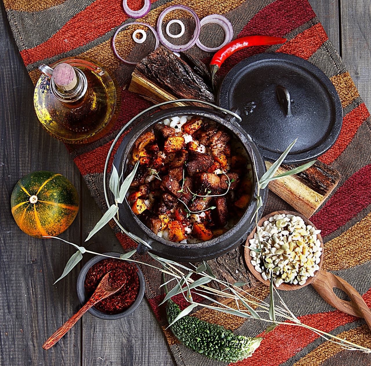 En muchos casos la experiencia puede llevarte a tomar una decisión que podría resultar un éxito y darle un toque o estilo único al platillo. Sin embargo no alteres los pasos ni los ingredientes importantes porque podrías arruinar la receta.