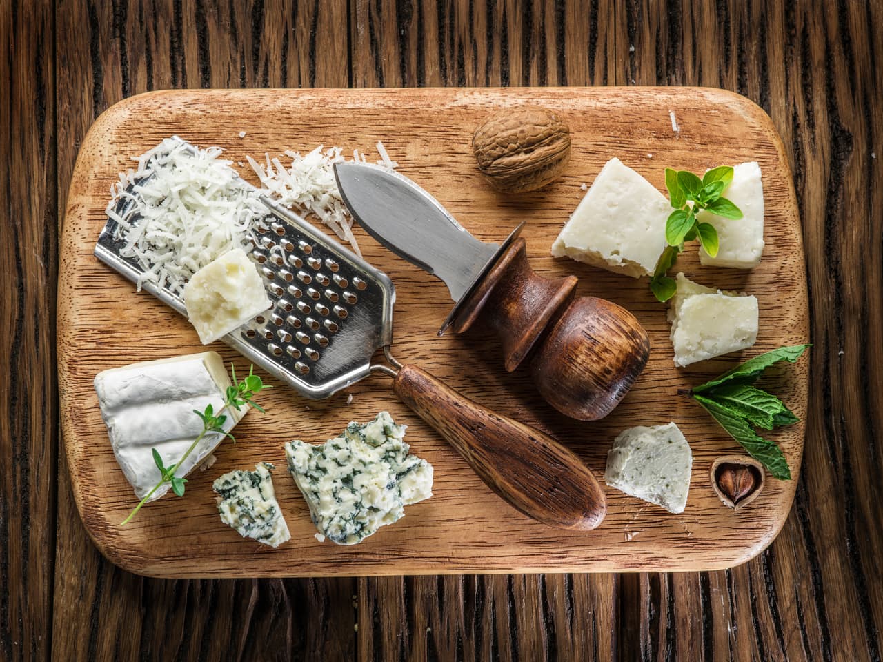 Eficiencia en la cocina: Prepara por adelantado los ingredientes antes de cocinar (cortar, picar, medir, desinfectar). Ten todo a la mano, esto te ayudará a usar el tiempo a tu favor.
