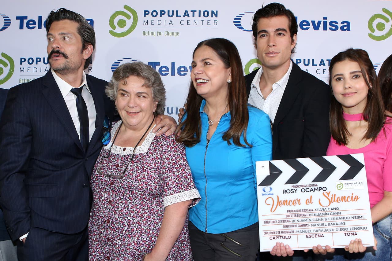 Entre estos conflictos se encuentran el tema del embarazo en adolescentes, así como el acoso y violencia intrafamiliar.