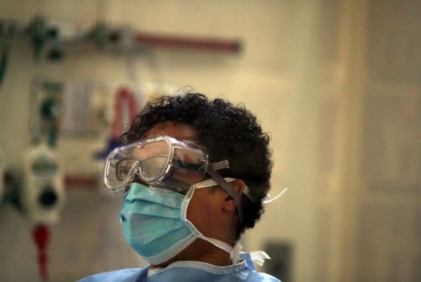 El Hospital Bellevue de Nueva york toma las cartas en el asunto y se prepara para posiblemente ayudar a pacientes contagiados de ebola. Este miércoles murió el primer hombre diagnosticado con ebola en los Estados Unidos, Thomas E. Duncan. 