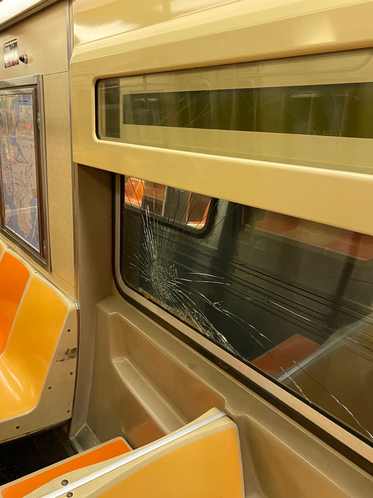 Impacto en el transporte: Cientos de miles afectados por el vandalismo en el metro.