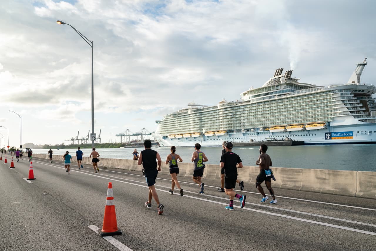 Este domingo 6 de marzo se realiza el '305 Half Marathon' en Miami Beach.