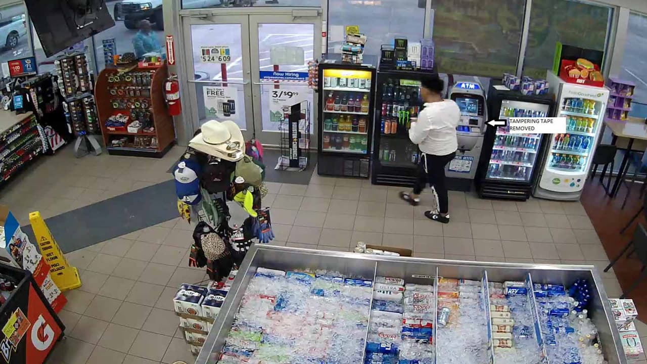 El dispositivo fue removido por las autoridades y analizaron las cámaras de vigilancia del lugar.