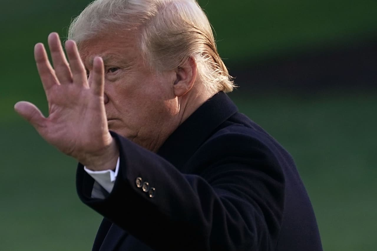 Trump, una máquina de insultar oponentes, culpa a los medios del bajo nivel del discurso político