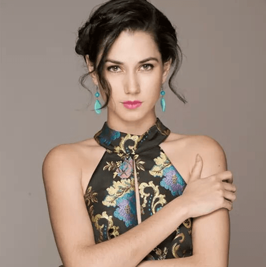 Esta belleza nos sacó un montón de canas verdes con su maldad.