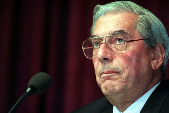 Álvaro Vargas Llosa, hijo del novelista, dijo con humor que lo bueno de este premio es que ya nunca más tendrán que contestar la pregunta "¿Por qué Mario Vargas Llosa no gana el Nobel?".