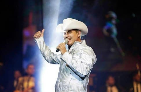 Tras 48 horas de detención y después de pagar una fianza, el intérprete de ‘Espero con ansias’ salió en libertad bajo caución.