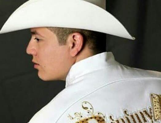 Se empezó a correr el rumor de que había un convoy de varias unidades con gente armada que se dirigían a la comandancia para liberar al cantante.