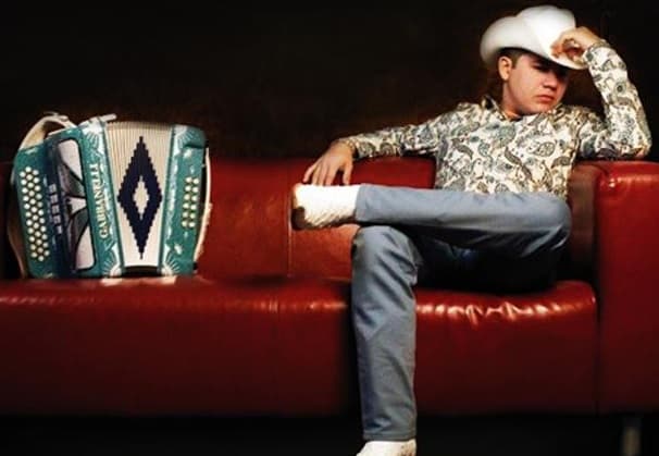 <span class="cms-h3-H3"><b>Remmy Valenzuela.</b></span> 
<b><h3 class="cms-h3-H3">Nominaciones: 2</h3> ¿A qué está nominado? </b> Álbum del Año Regional Mexicano por el disco "Mi Princesa" y Artista Masculino del Año Regional Mexicano.