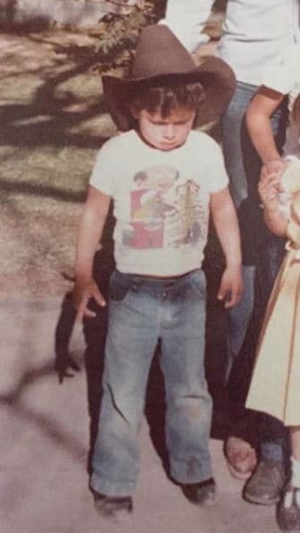 Trigo Figueroa es el segundo de los hijos del cantante, quien nació en 1979.