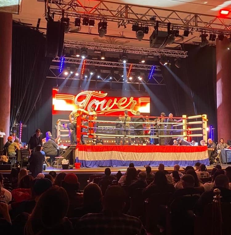 La Tower District es el hogar de la vida nocturna, artística y de la comunidad LGBTQ de las últimas décadas en Fresno. Es por eso que en las protestas de meses anteriores se pedía evitar la zonificación de la región al no aceptar la oferta de compra de la iglesia.