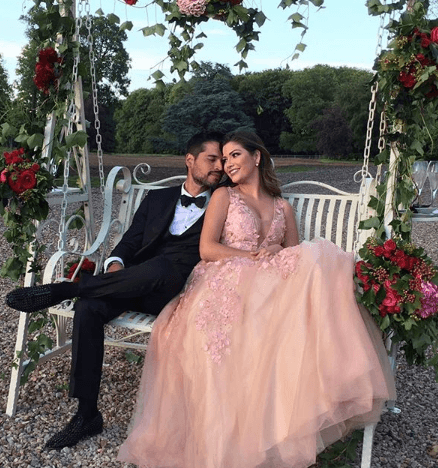 Una hermosa historia de amor que prosperó en sus dos bellos hijos y que sigue floreciendo como las orquídeas de Ana Patricia.