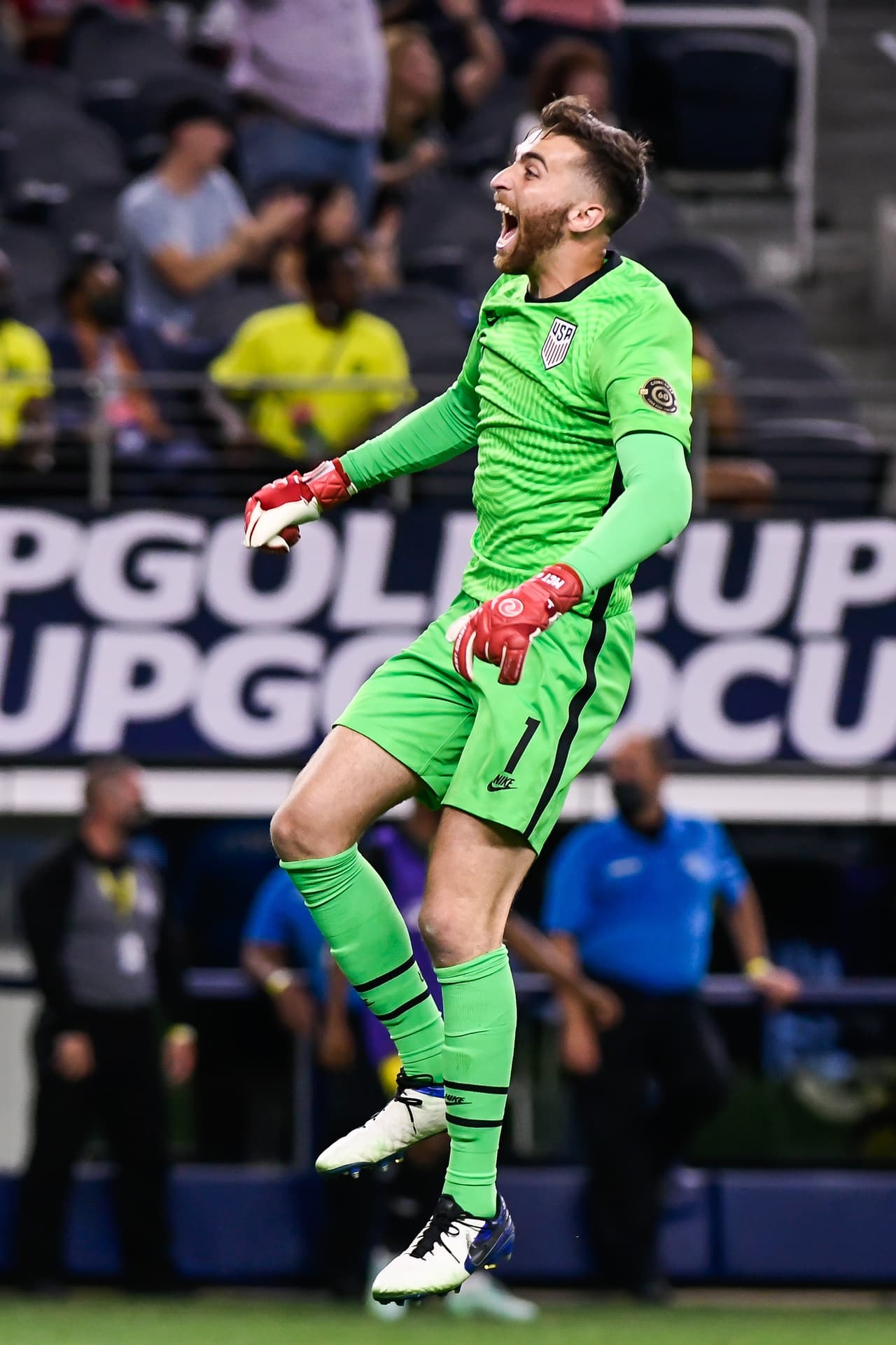 El guardameta Turner celebró el tanto de Hoppe.