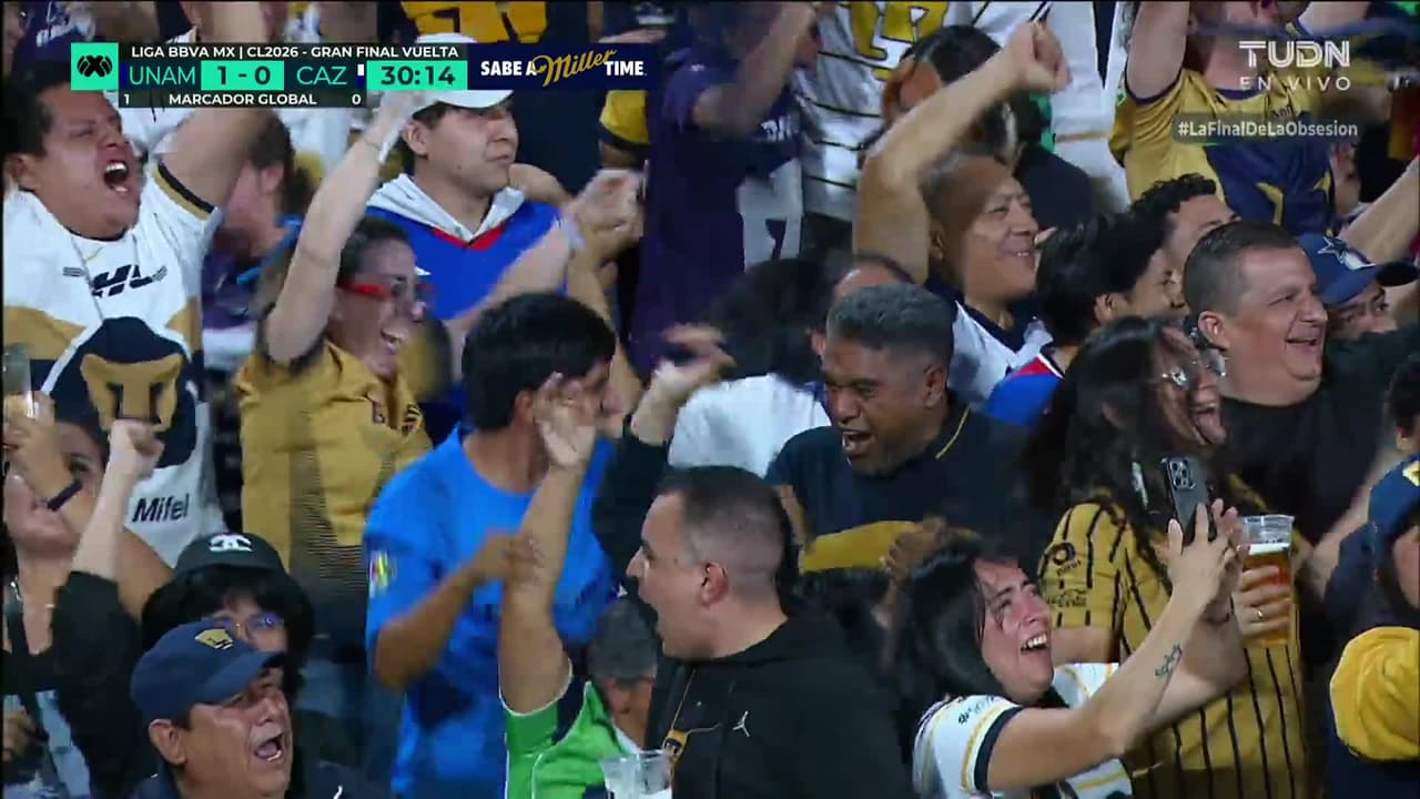 ¡GOL!  anota para Pumas UNAM. Robert Morales