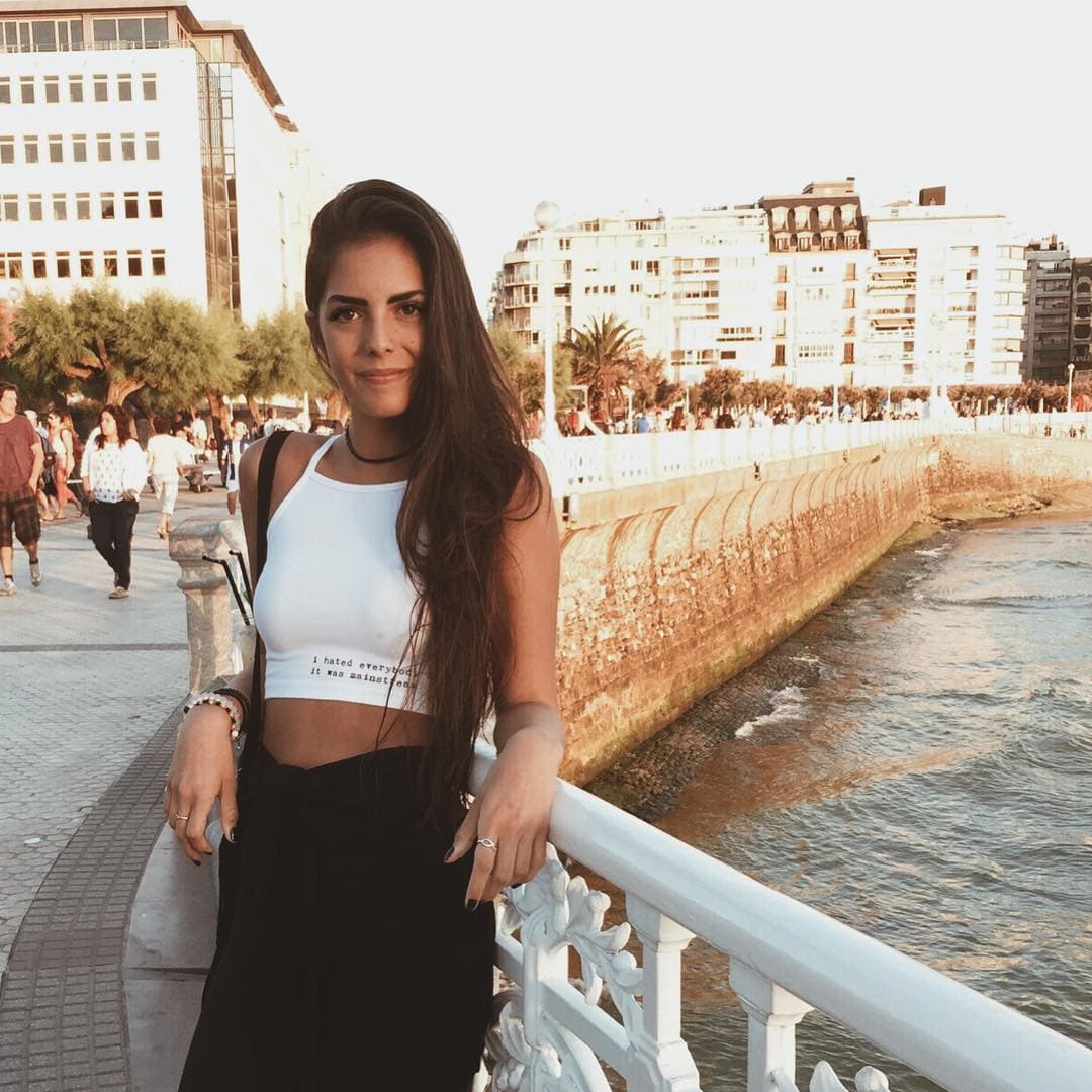 "Hace cosas muy importantes como modelo, también. Ahí va, echándole ganas", refirió.