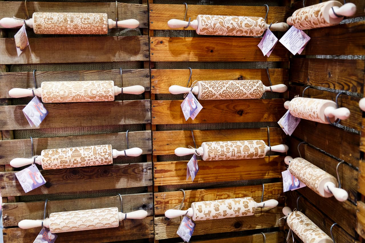 'The Cake and Bake Show' resultó todo un reto para los participantes, quienes dejaron volar su imaginación y trabajaron arduamente para lograr los pasteles con los diseños más lindos, incluyendo figuras de 'bambi' y flores hechas de fondane muy a la 'Vintage'.