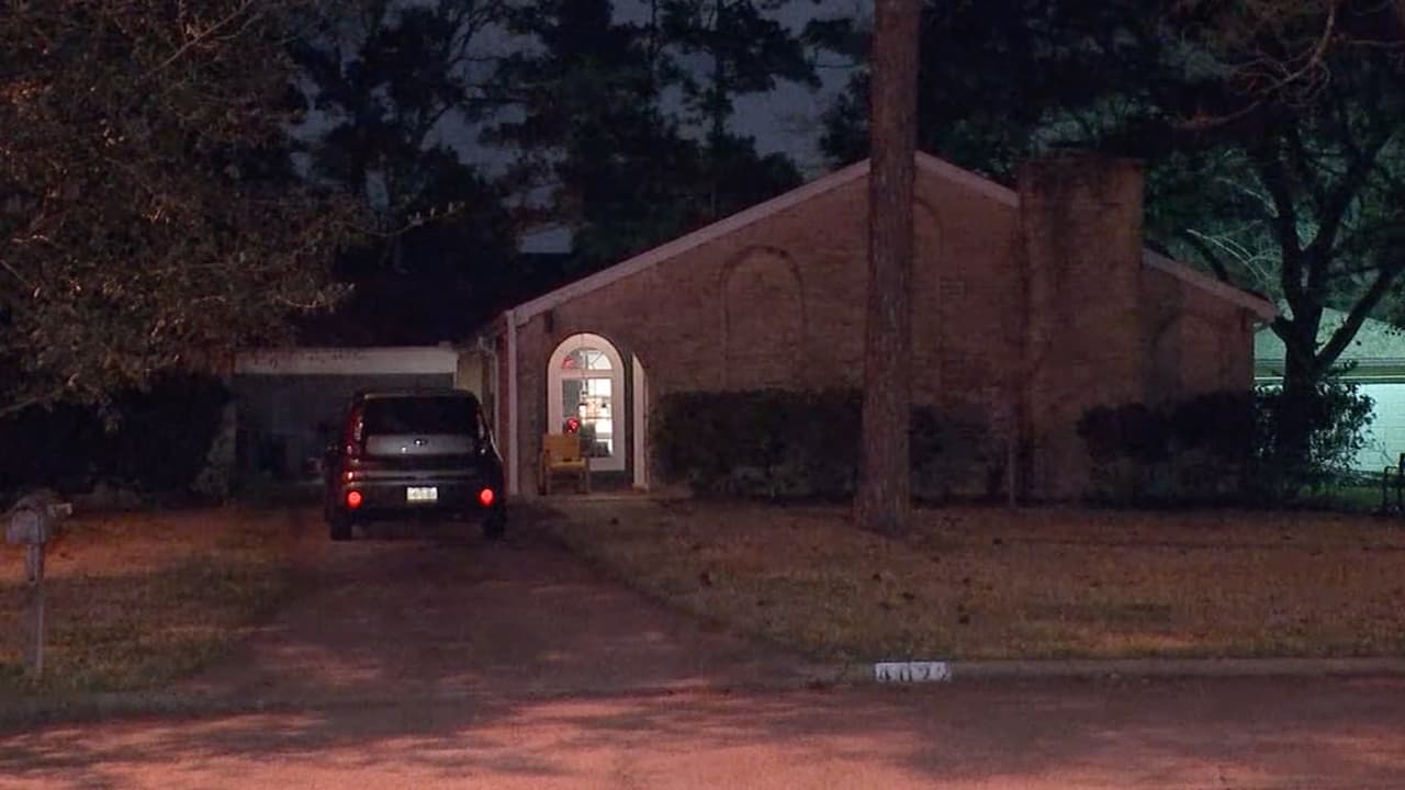La noche del 10 de marzo, dos jóvenes vieron a tres niños corriendo por la cuadra 4000 de Cypress Hill Drive, en el área de Spring, al norte de Houston.