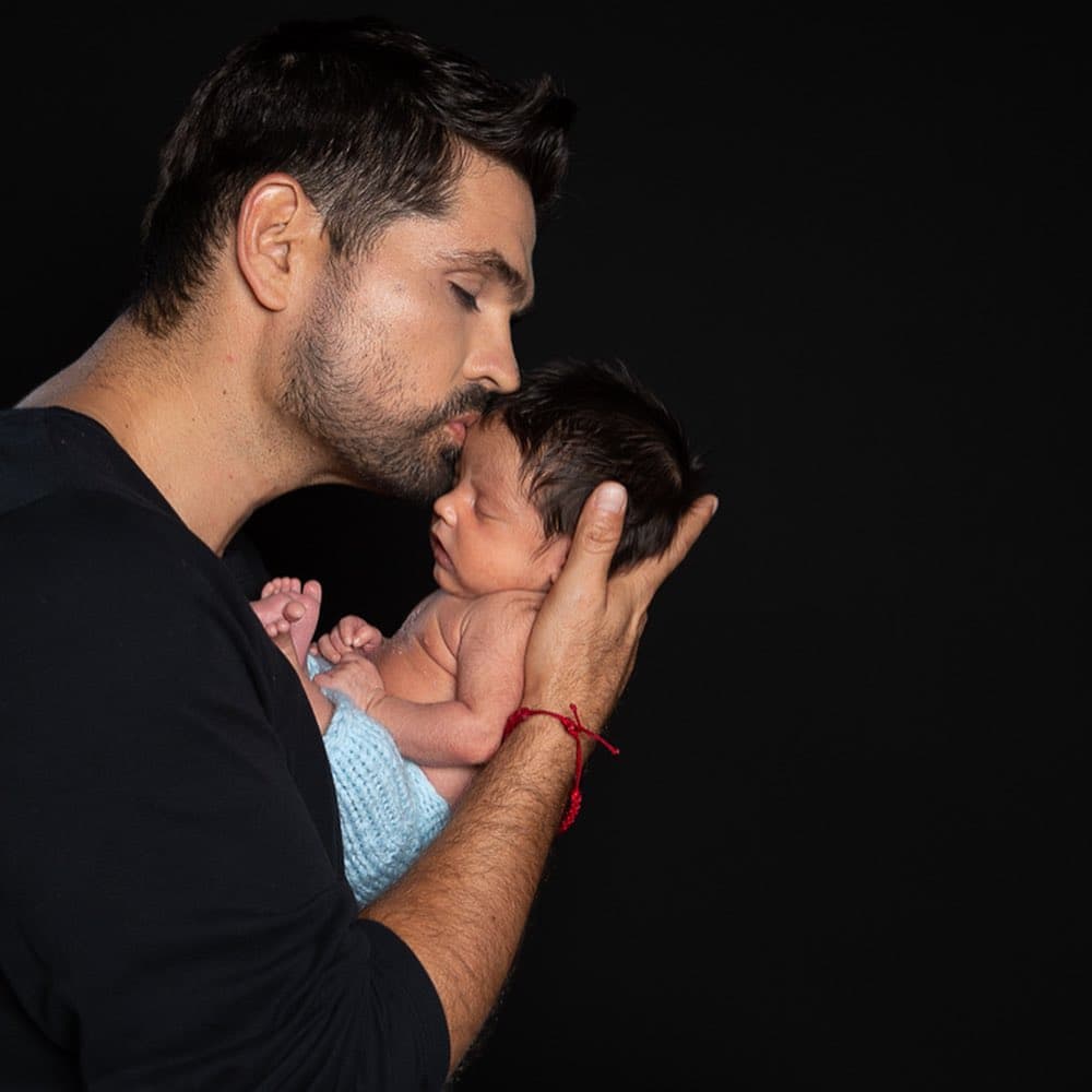 “¡3 años extrañándote! Si me escuchas, si lo sabes, no me olvides, porque sin importar dónde estés, yo, el que estoy aún aquí, sigo siendo tu padre y amándote como tu padre”, escribió.
<br>