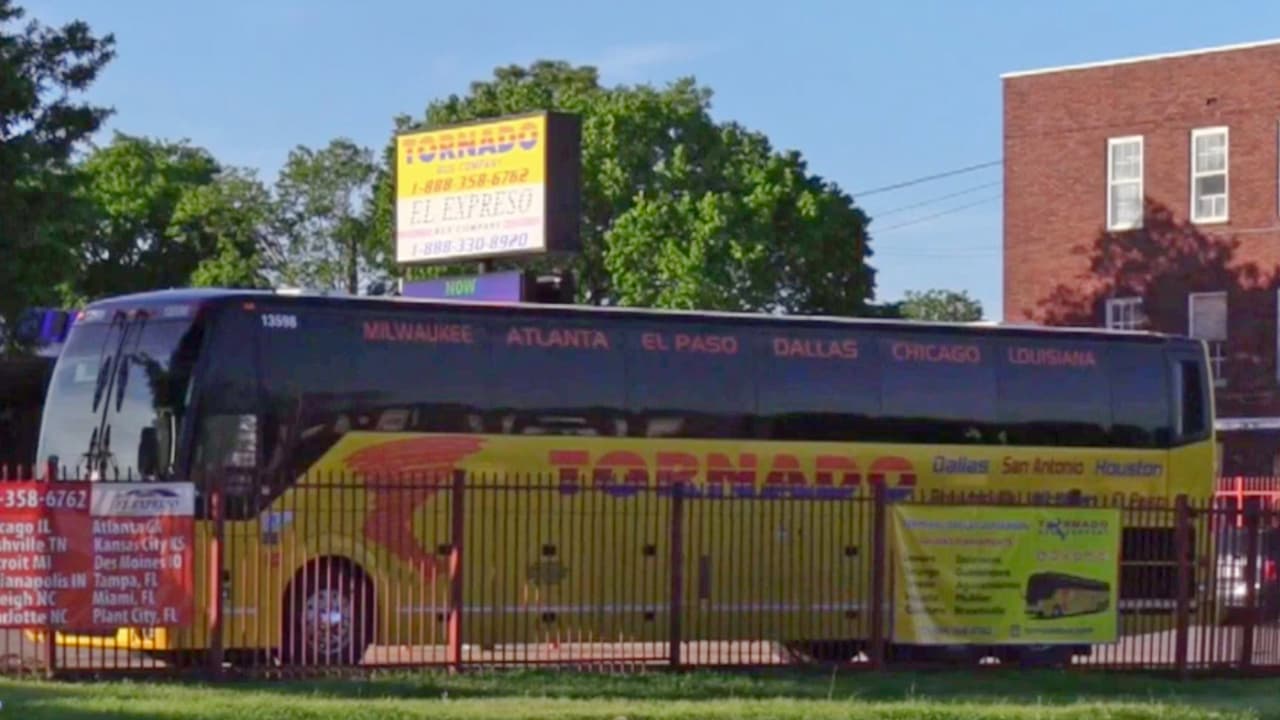 Buscan a pasajeros que iban en bus de Dallas a San Luis Potosí con un mexicano que murió de coronavirus