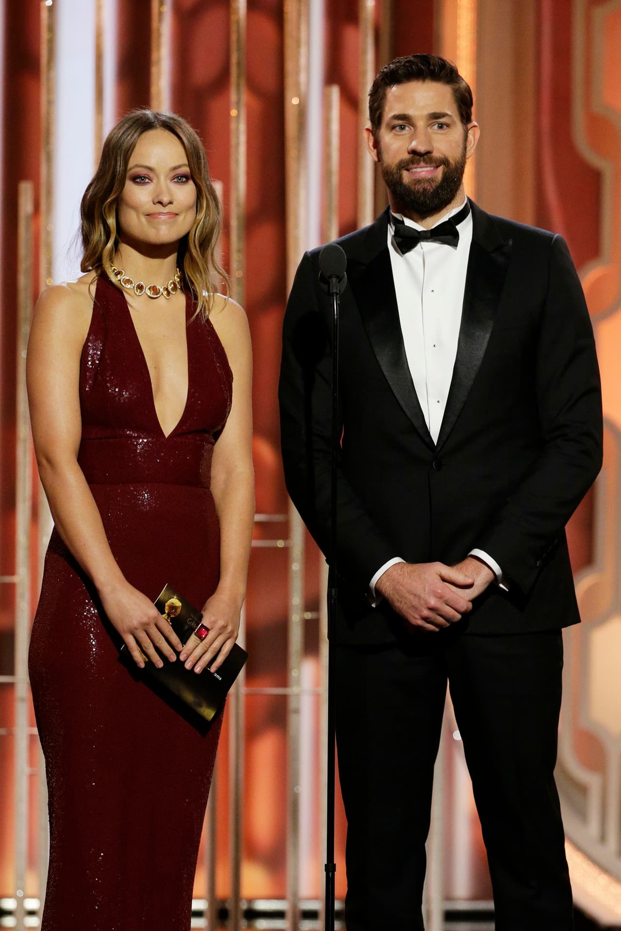 Olivia Wilde y John Krasinski anunciaron la categoría de Mejor drama en TV.