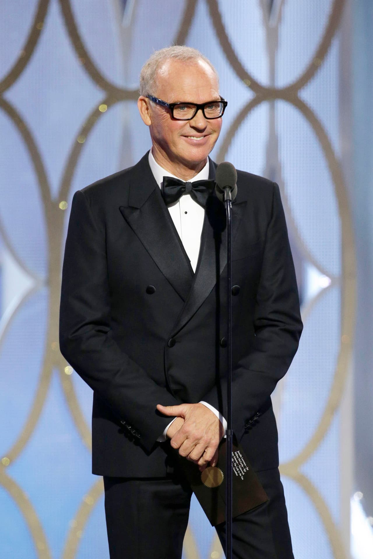 Michael Keaton anunció a la ganadora de Mejor actriz de cine - comedia o musical.