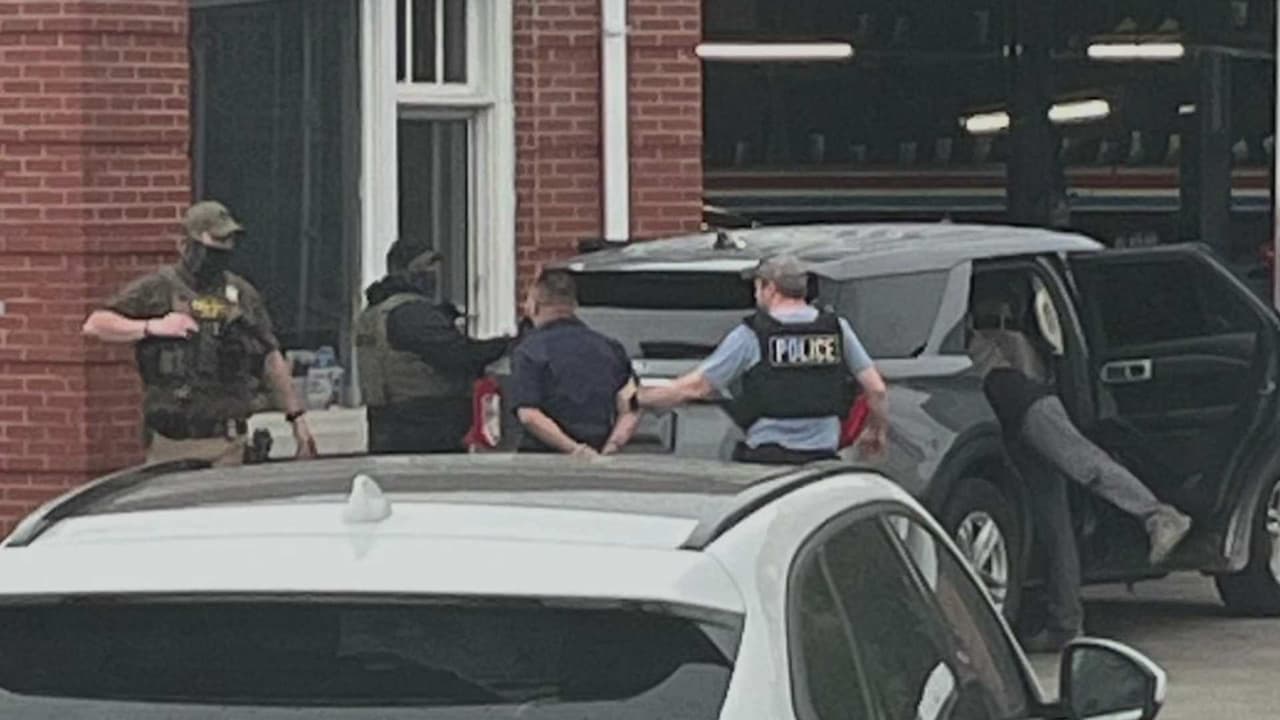 Operativo ICE en Mount Prospect: detienen a mecánico y crece temor en negocios