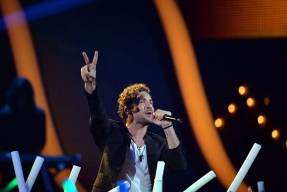 Durante su presentación, David Bisbal interpretó "Una Estrella Fugaz".