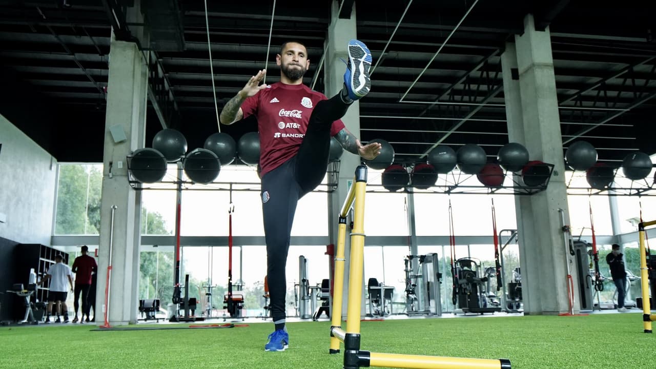Jonathan Orozco deja la concentración del Tri por lesión