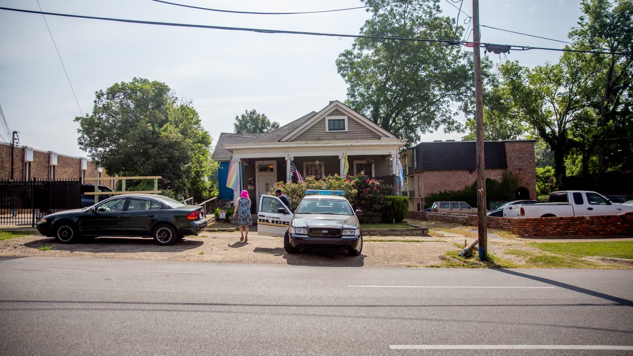 At the Montgomery clinic, abortions are only performed on Fridays. A police patrol is parked outside to prevent violent incidents.