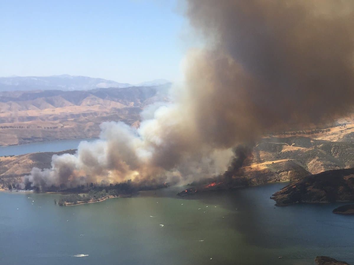 El lago Castaic fue cerrado a los visitantes.