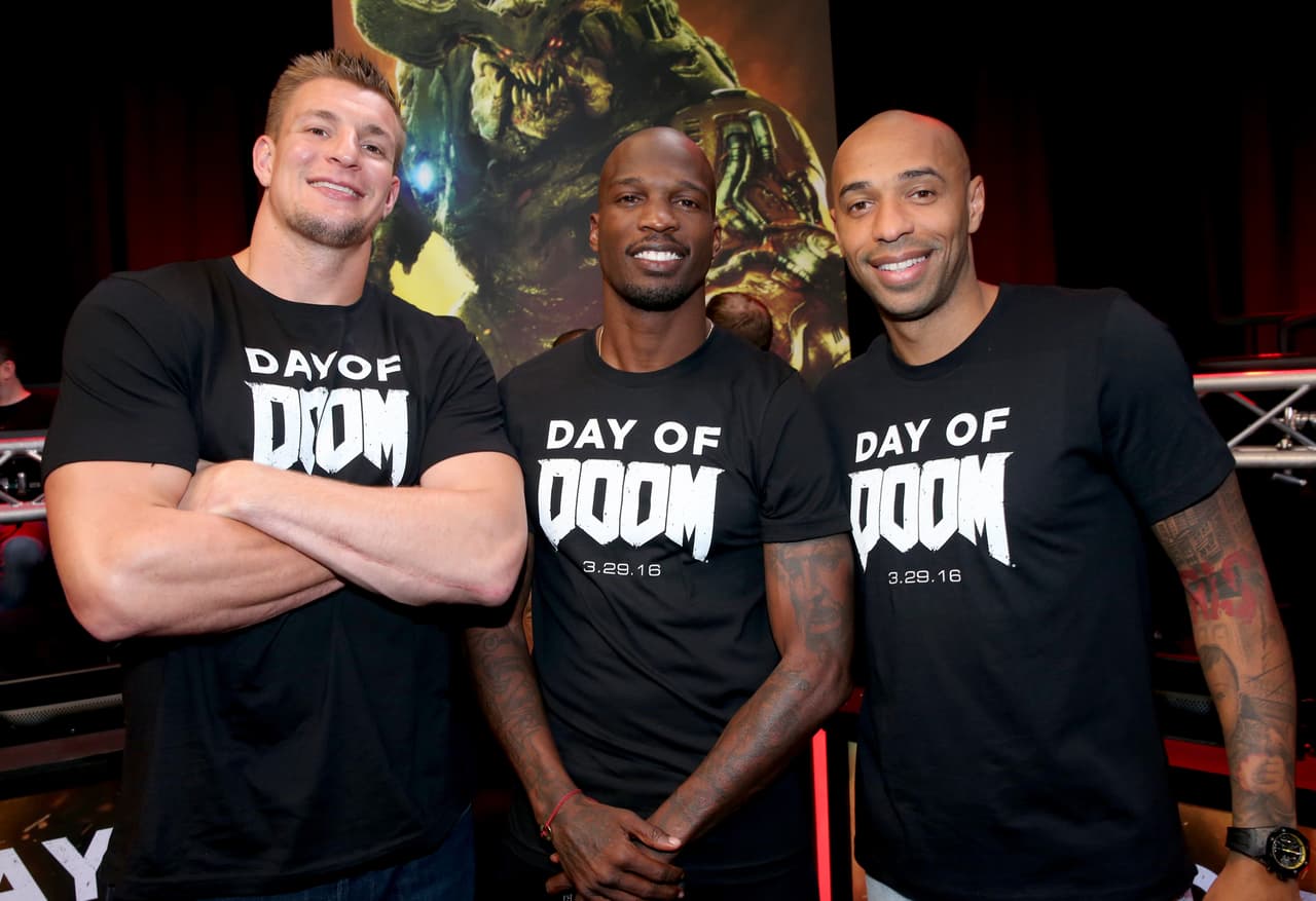 Al nivel de estrellas en otros deportes, la fama de Gronk ha crecido en Estados Unidos y poco a poco entre los seguidores de NFL en el mundo.