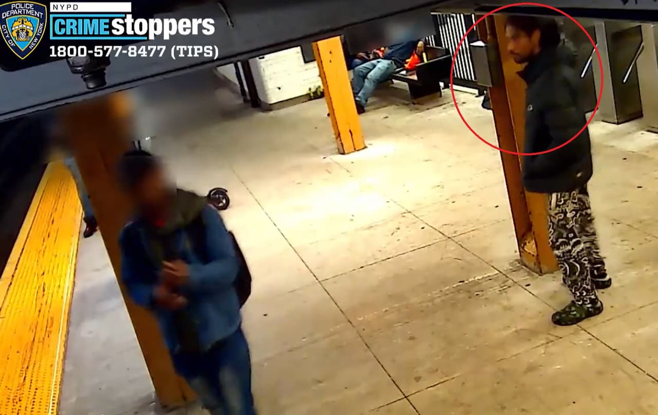 Buscan a sospechoso de empujar a víctima a las vías del metro en el Bronx