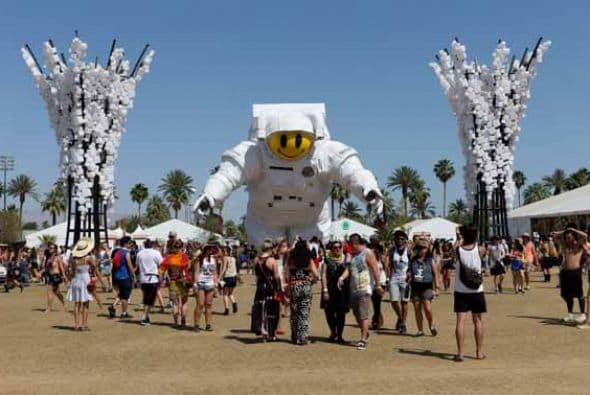 El festival de Coachella cerró su edición 2014 con los más divertidos estilos y hasta con tono tradicional y espiritual. Esta galería lo demuestra desde conejos de pascua, súper héroes y hasta celebridades irreconocibles. ¿Quieres ver más?: Las fotos que no te puedes perder