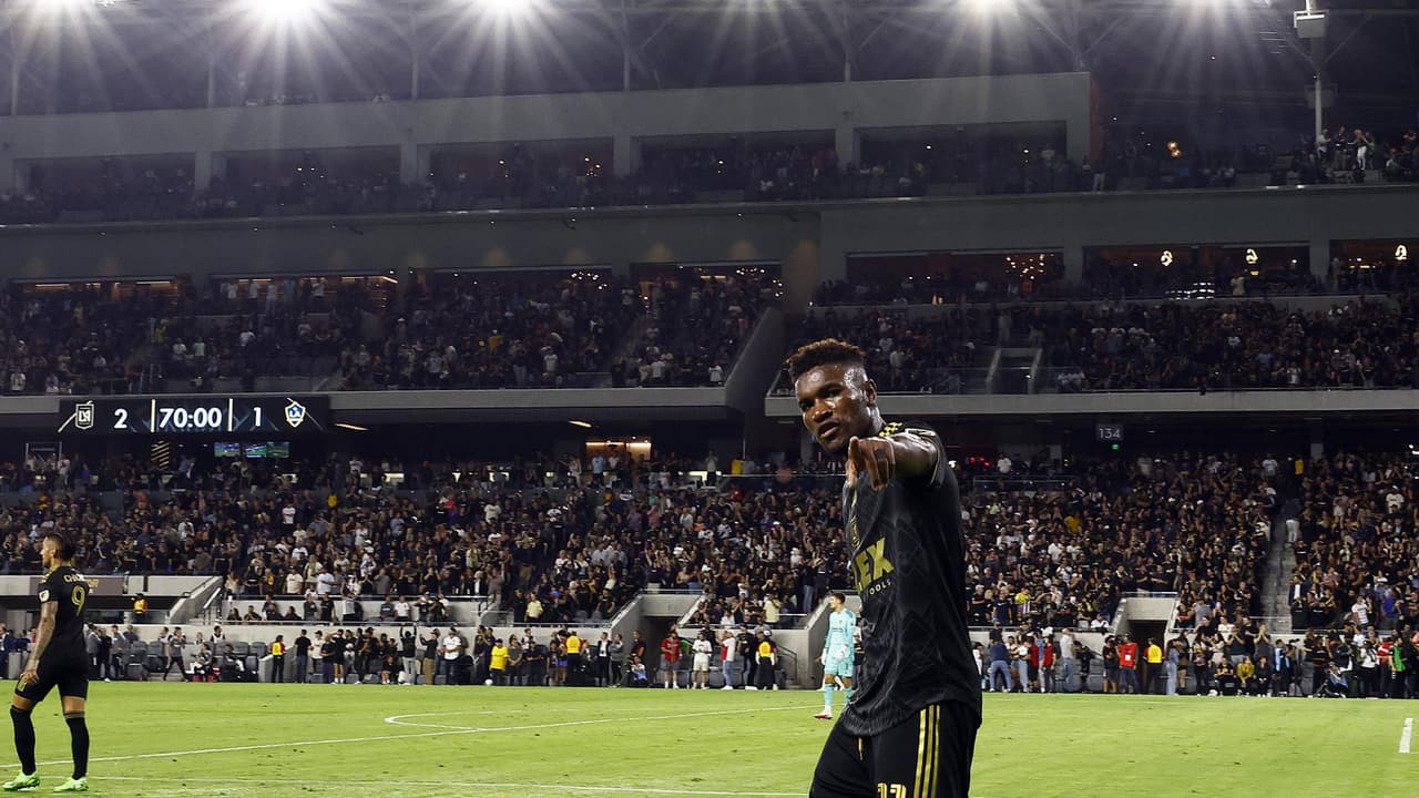 Cifuentes aprendió “mucho” de Carlos Vela de cara a Qatar 2022