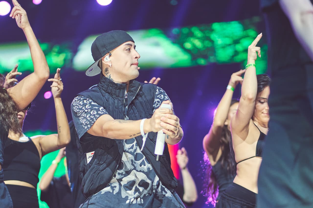 Tiago PZK tiene listo su flow para que nadie se quede sin bailar durante su presentación.
<br>
<br>