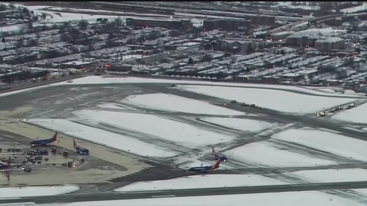 Van 1,600 vuelos cancelados en aeropuertos del área de Chicago