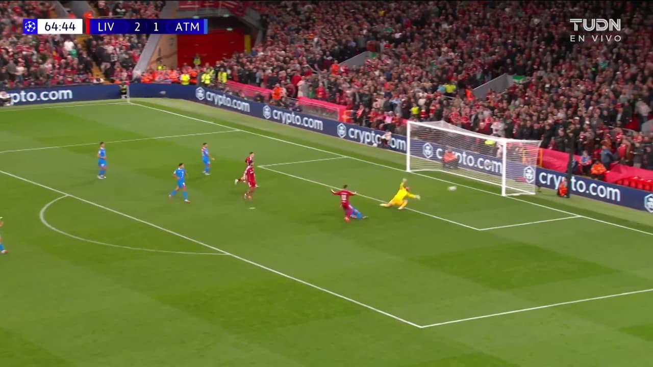 ¡Qué acaba de pasar! Salah tenía su doblete y lo estrella en el poste